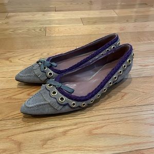 Miu miu sz39.5 (8.5-9) pointy suede flats in gray